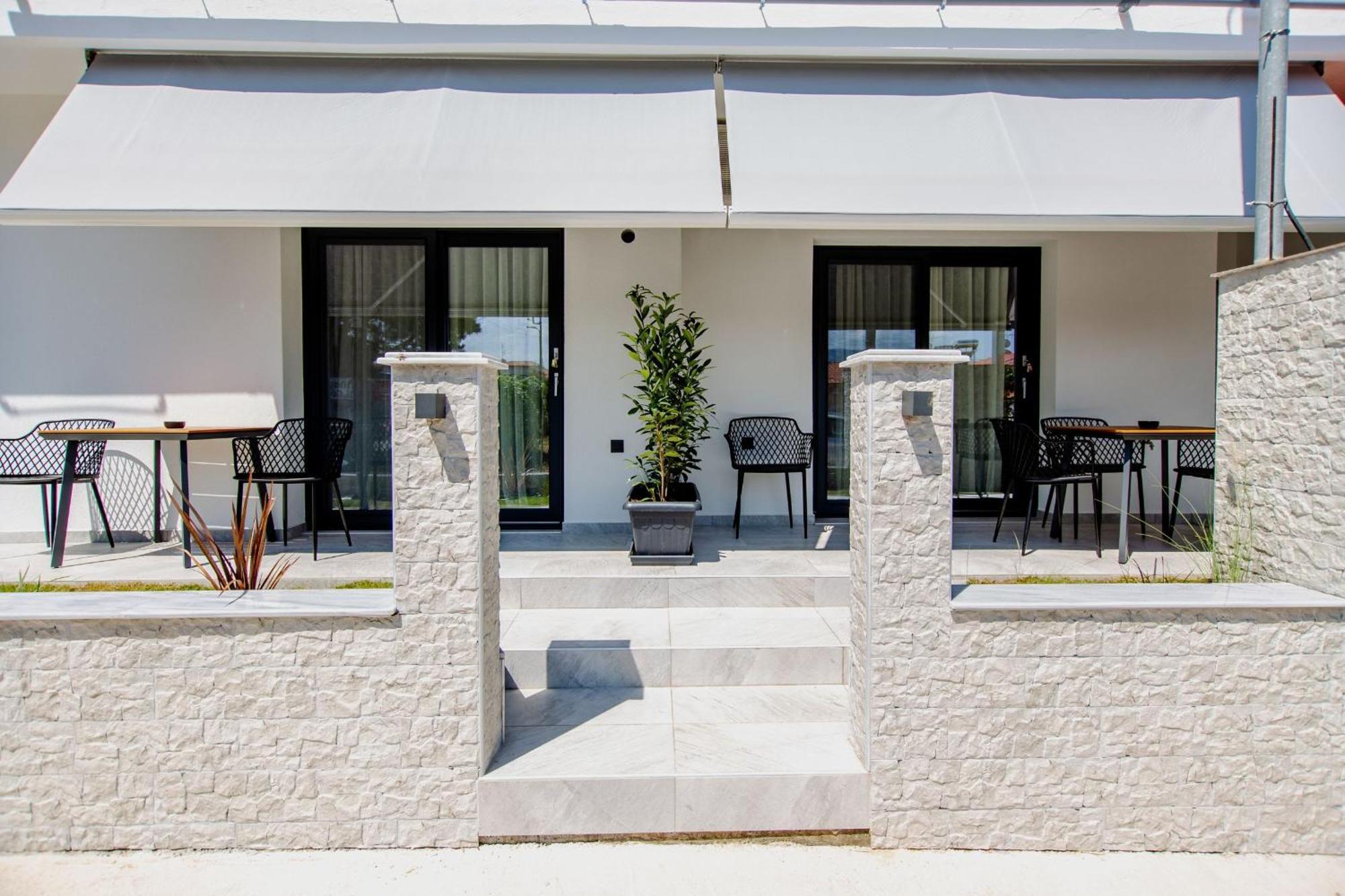 Apartment Esperides Nea Vrasna